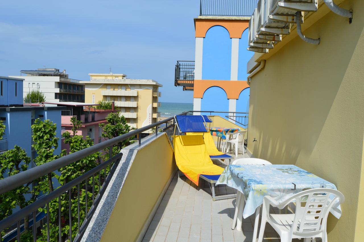 Hotel Dear Rimini Bagian luar foto