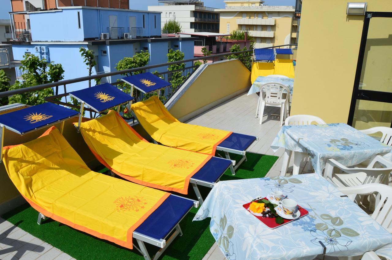 Hotel Dear Rimini Bagian luar foto