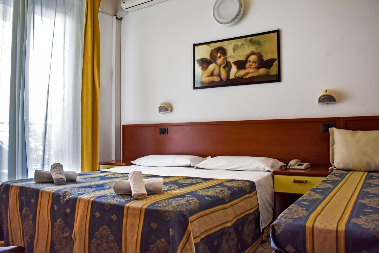 Hotel Dear Rimini Bagian luar foto